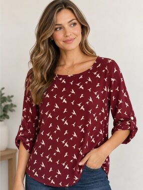 Everly  Burgundy Bird Print Blouse Size M 3/4 Sleeve